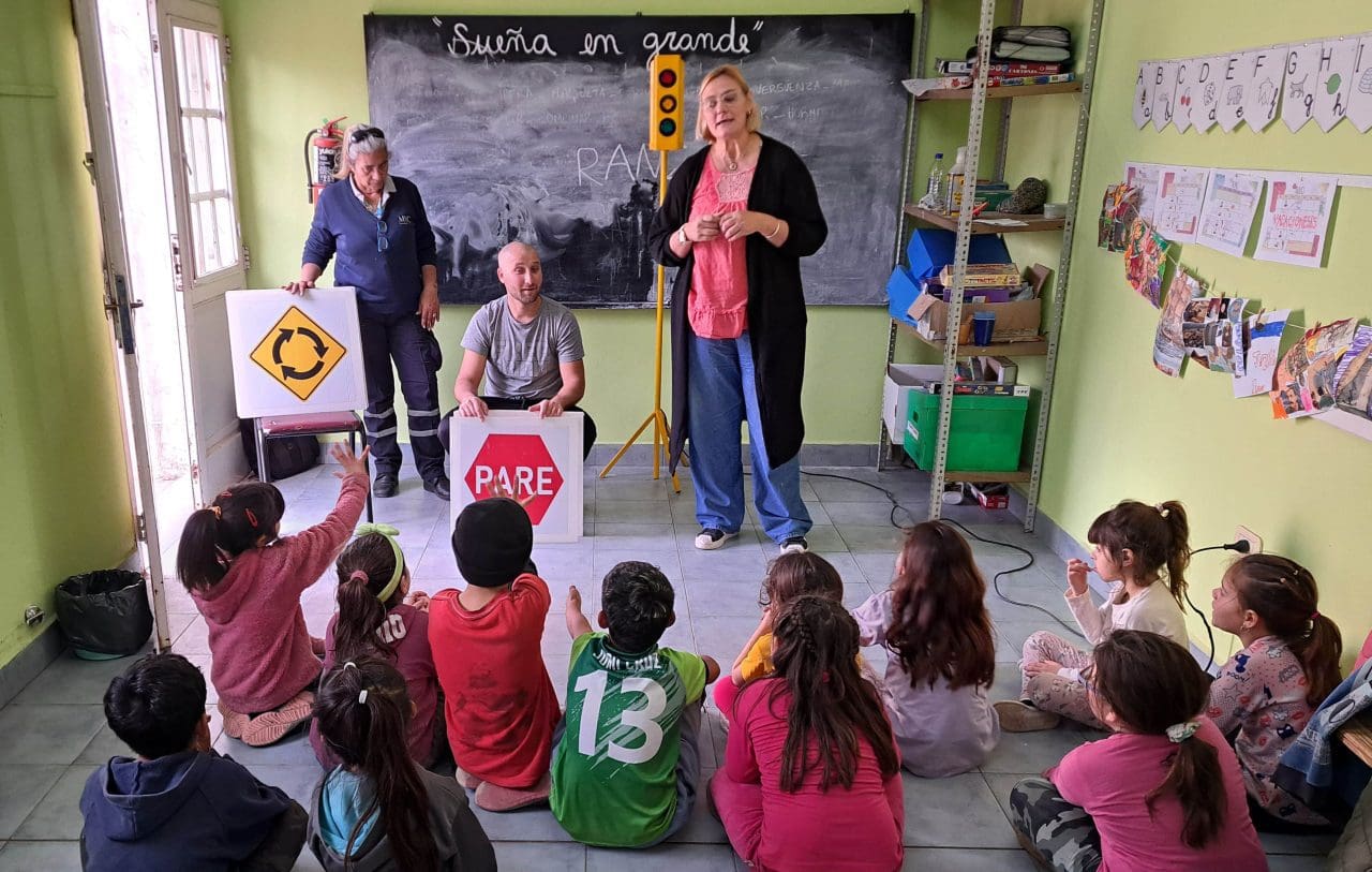 Villa Cañás: Educación vial en el Taller Protegido y en las salas barriales