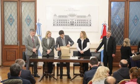 Pullaro: “Estamos haciendo la compra más grande de ambulancias de alta complejidad en la provincia de Santa Fe”