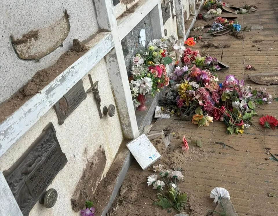 María Teresa: Repudio y denuncia por tumbas vandalizadas