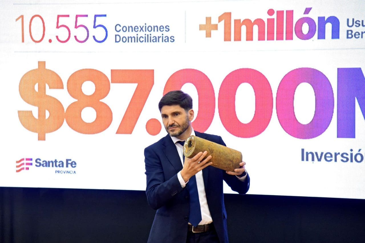Pullaro anunció una inversión histórica para resolver problemas de décadas en el servicio de agua y cloacas