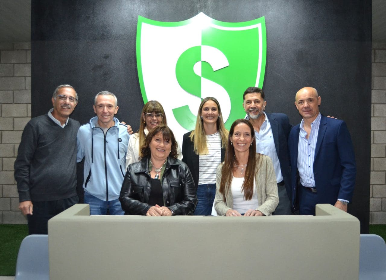 Villa Cañás: Inauguración de la cancha de hockey de Studebaker