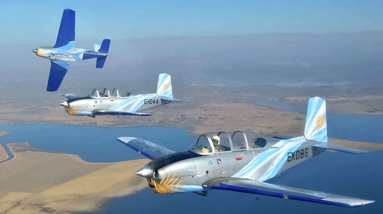 Defensores de nuestros cielos: La Fuerza Aérea Argentina llega a Villa Cañás