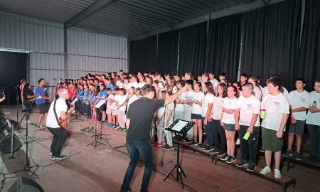 Villa Cañás vibró de emoción: Escuelas que Cantan deslumbró con un espectáculo increíble