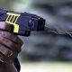 Provincia confirmó que en marzo la Policía incorporará pistolas Taser