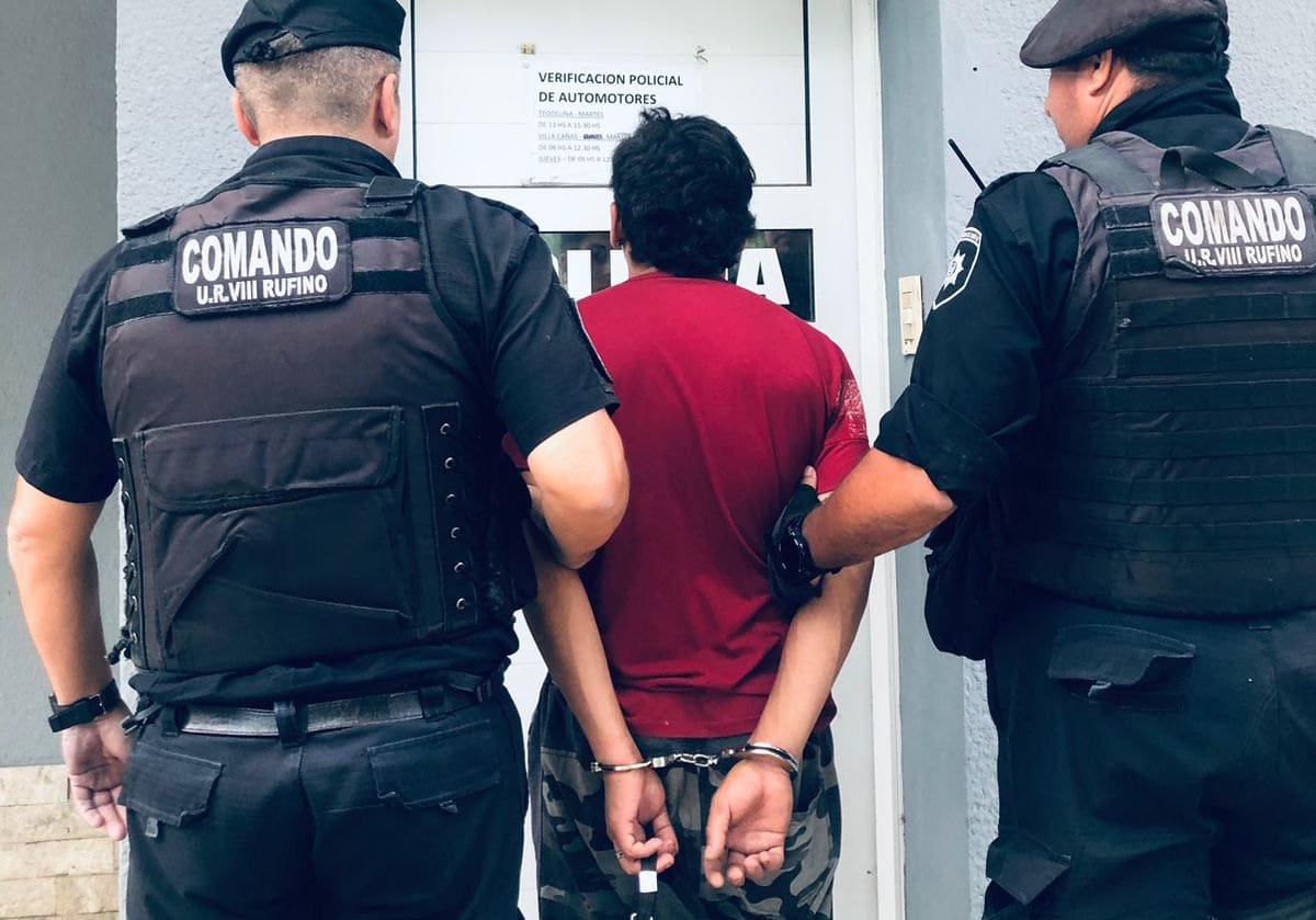 Teodelina: Detienen a un joven por robar una camioneta en la vía pública