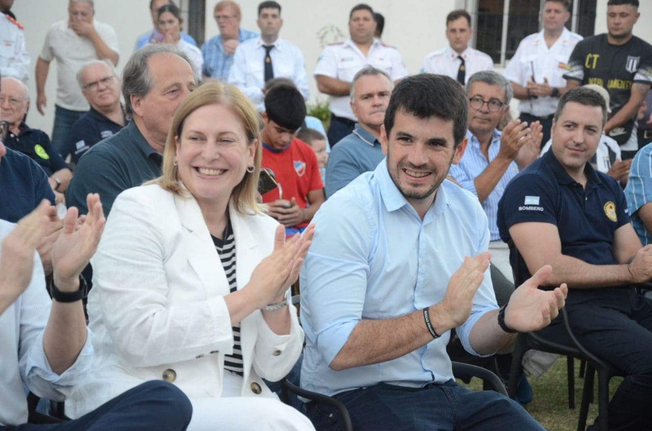 Venado Tuerto: Scaglia y Chiarella firmaron convenios para obras en clubes y bomberos