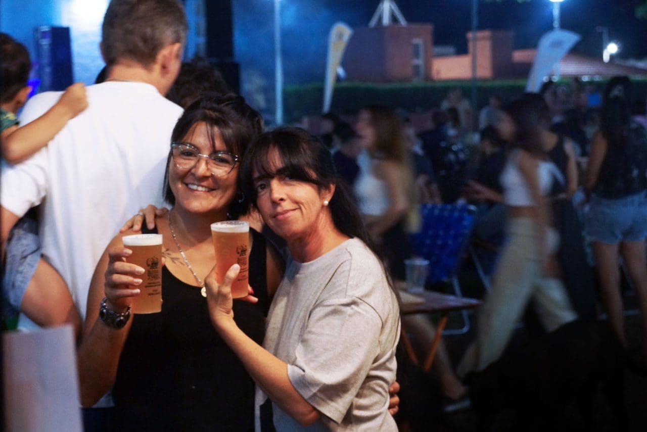 Santa Isabel: Gran noche cervecera y a puro rock