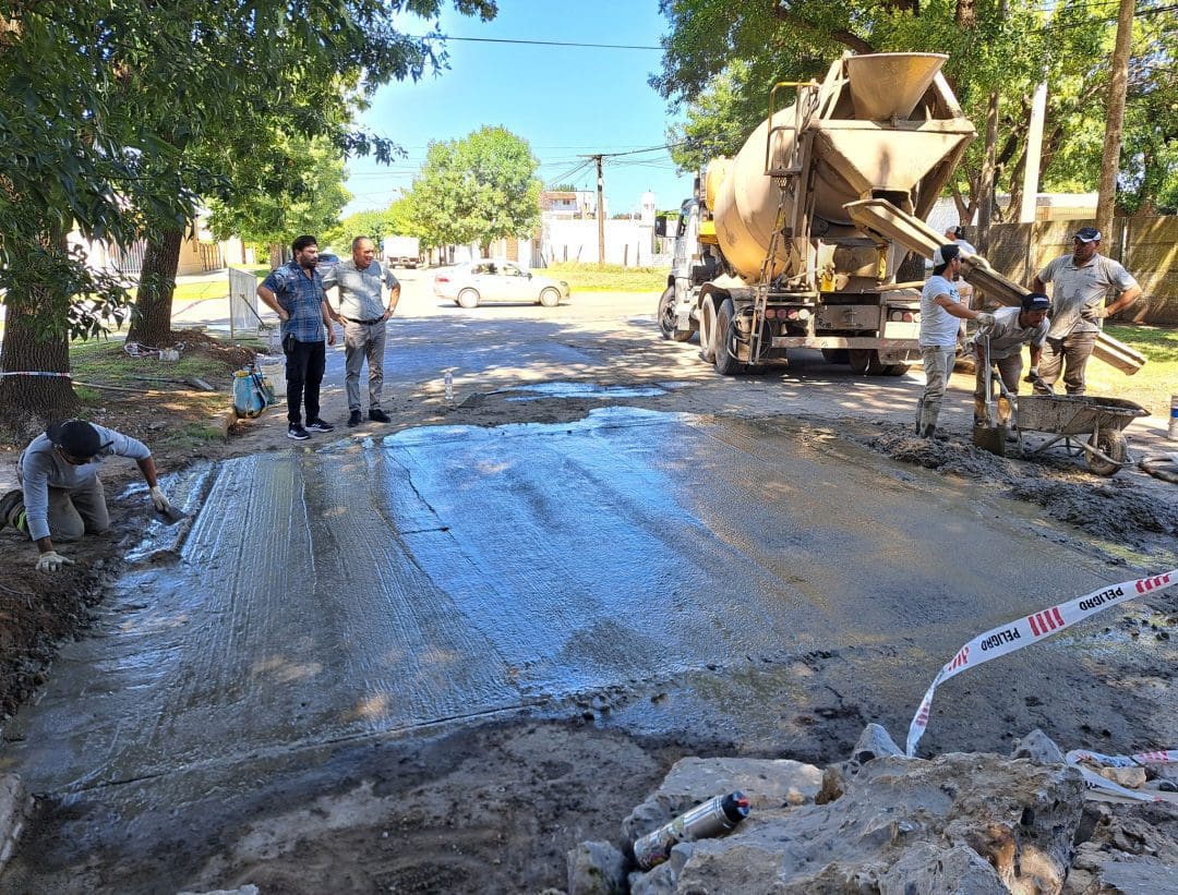 Villa Cañás: El municipio avanza con obras de bacheo urbano