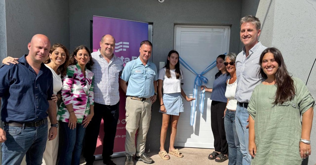 Un hogar nuevo: Seis Familias recibieron viviendas en Amenábar