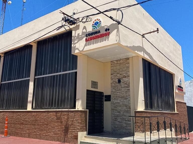 Un nuevo comienzo para Labordeboy: Inauguración del edificio comunal y su primer cajero automático