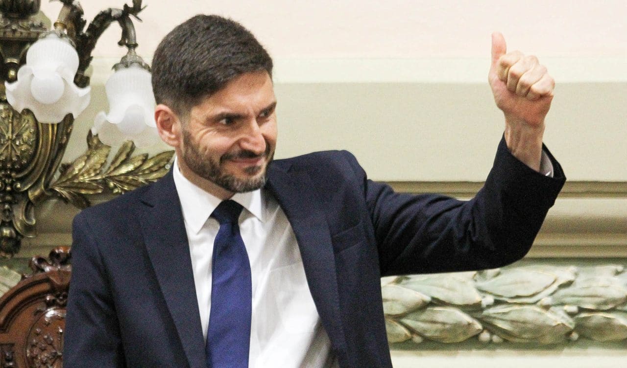 Maximiliano Pullaro: El gobernador se posiciona como el líder provincial más influyente del país
