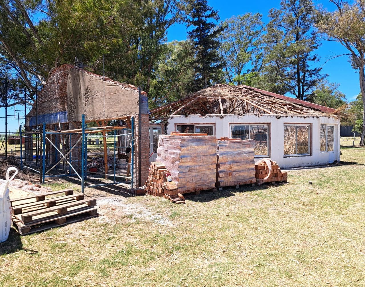 Villa Cañás: Comenzó la remodelación del quincho del Balneario Municipal