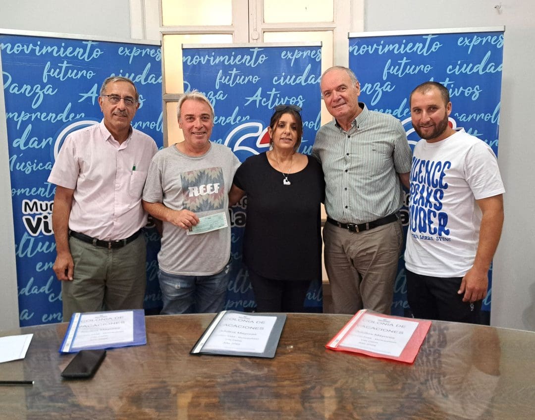 Villa Cañás: Entregan aporte al Club Sportsman por la Colonia de Invierno