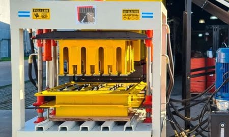 María Teresa apuesta al desarrollo con la compra de moderna máquina adoquinera y de ladrillos block