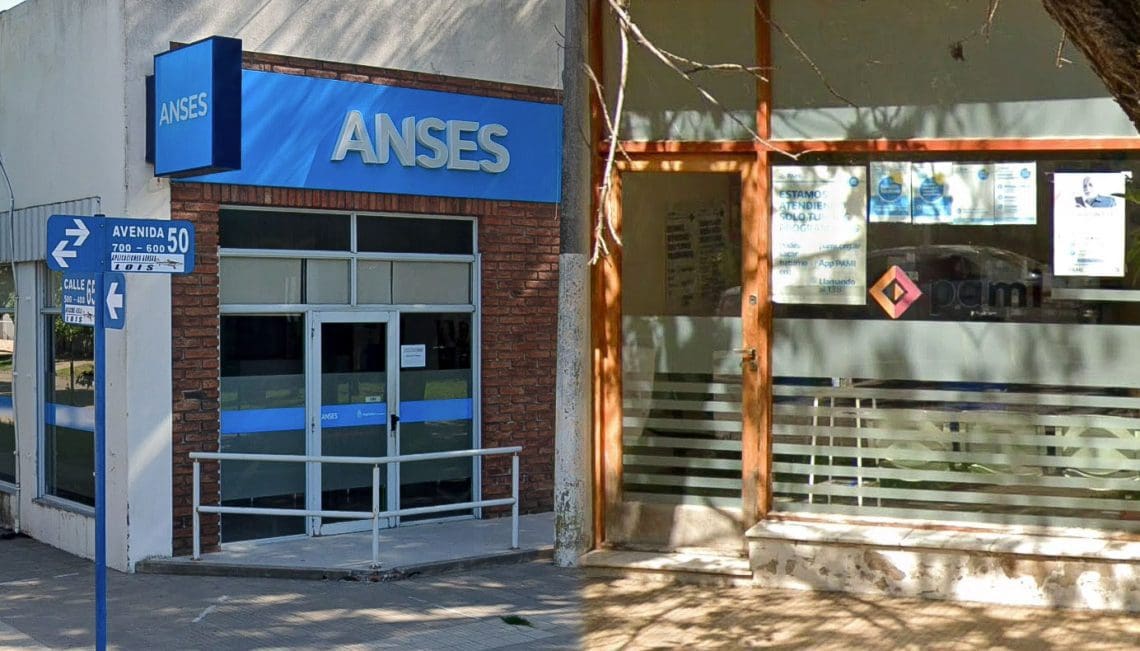 Acomodan a candidatos de La Libertad Avanza en ANSES y PAMI en plena campaña