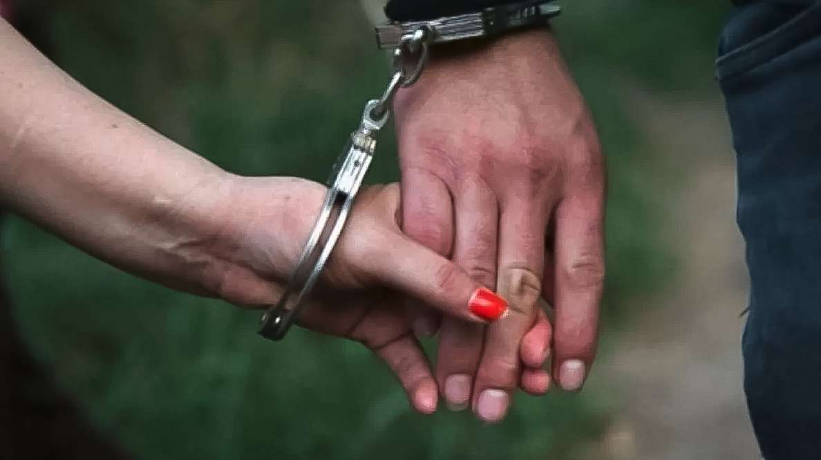 Santa Isabel: Prisión preventiva de un hombre y una mujer por venta de drogas