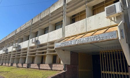 Di Gregorio entregó fondos para obras en escuelas de Santa Isabel y Melincué