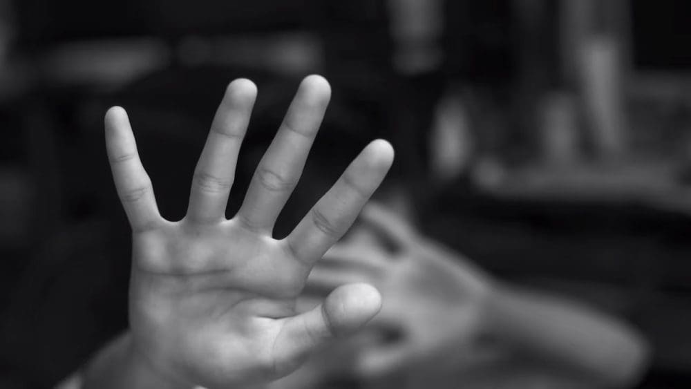 Villa Cañás: Docente imputado por abusos sexuales a sus hijastras y ex pareja