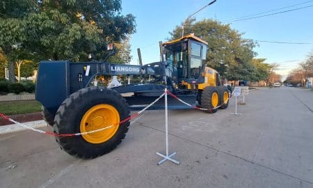 Santa Isabel incorpora una motoniveladora 0 km tras 50 años