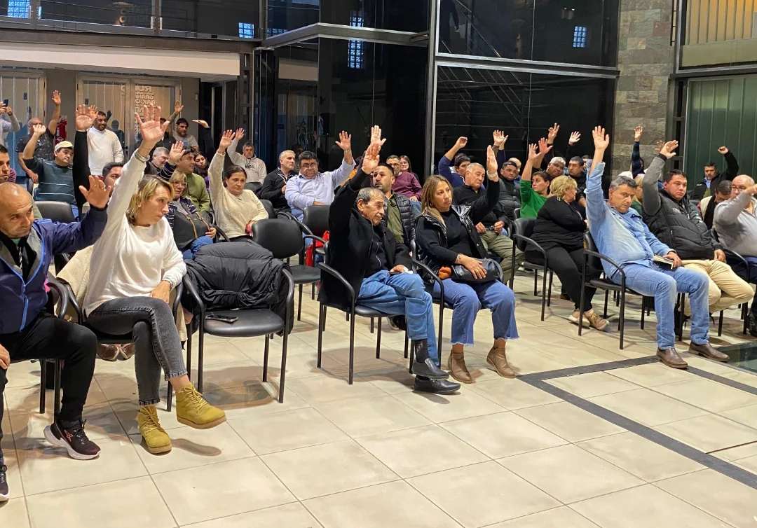 Municipales rechazan oferta salarial y lanzan paro de 48 horas en toda la provincia