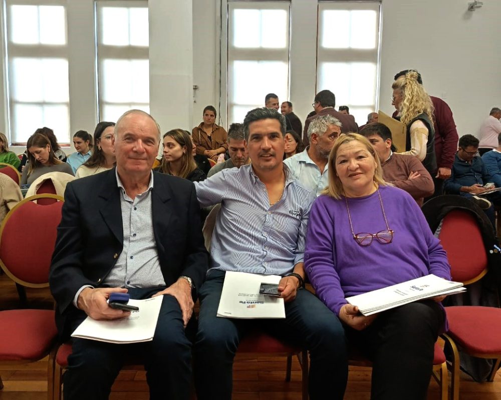 Villa Cañás: Gizzi firmó un convenio para el fortalecimiento de las áreas locales de género