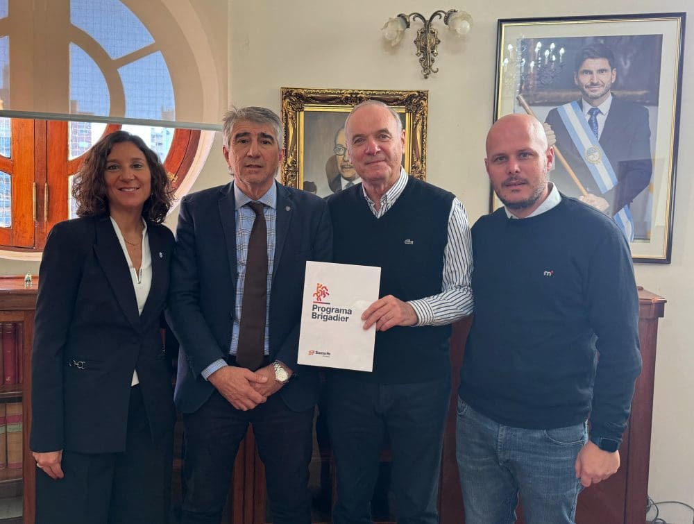 Villa Cañás: El intendente Gizzi firmó convenio para el mejorado de calles