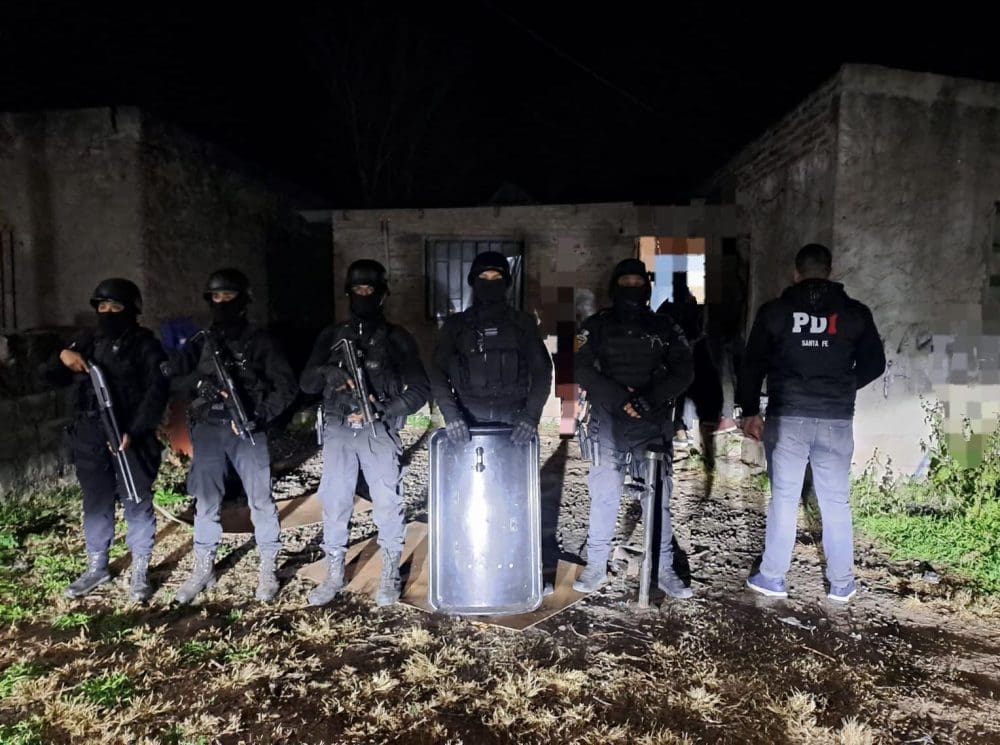 Santa Isabel: Allanamientos con dos detenidos por microtráfico