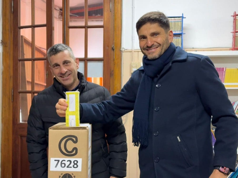 El gobernador Pullaro votó en Hughes y destacó la normalidad de los comicios en toda la provincia