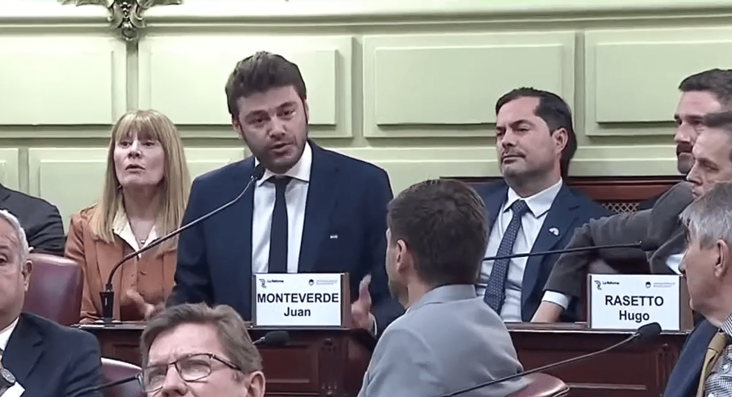 Juan Monteverde enfrenta a Pullaro y pone el sentir santafesino en el centro del debate constitucional