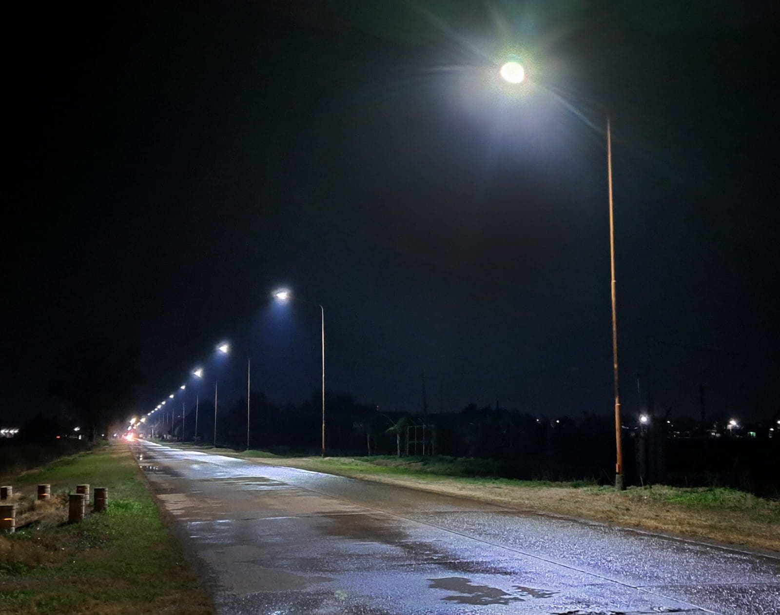 Villa Cañás: El municipio continúa con las colocaciones de luminarias LED