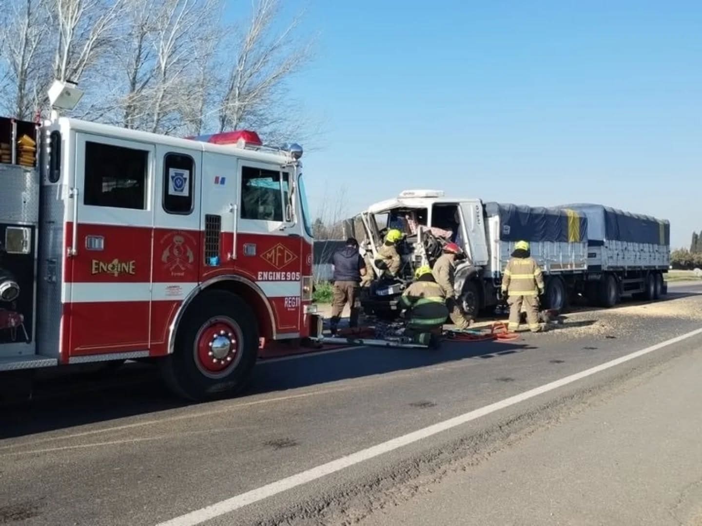 Firmat: Choque de camiones en la Ruta 33