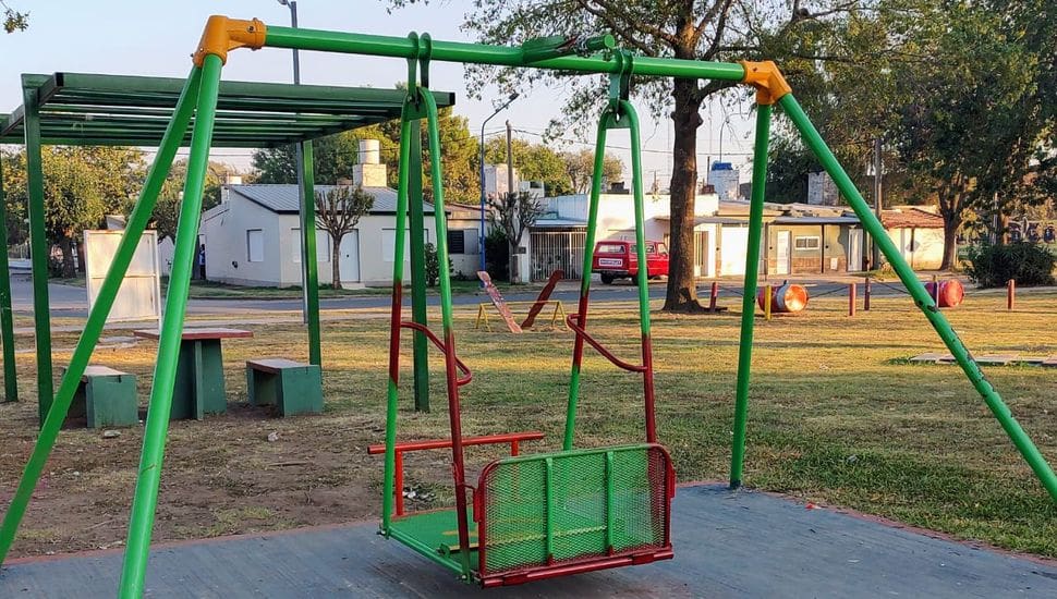 Jugando Juntos: Di Gregorio impulsa un programa de juegos inclusivos en las plazas de la región