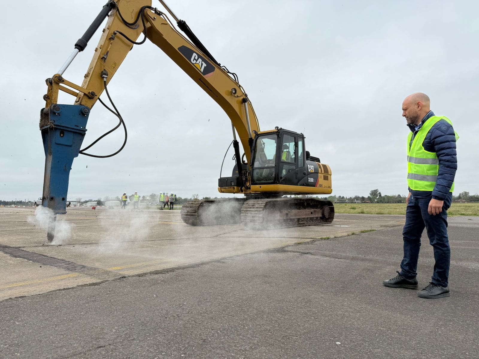 Empezó la obra de remodelación de la pista del Aeropuerto Internacional de Rosario