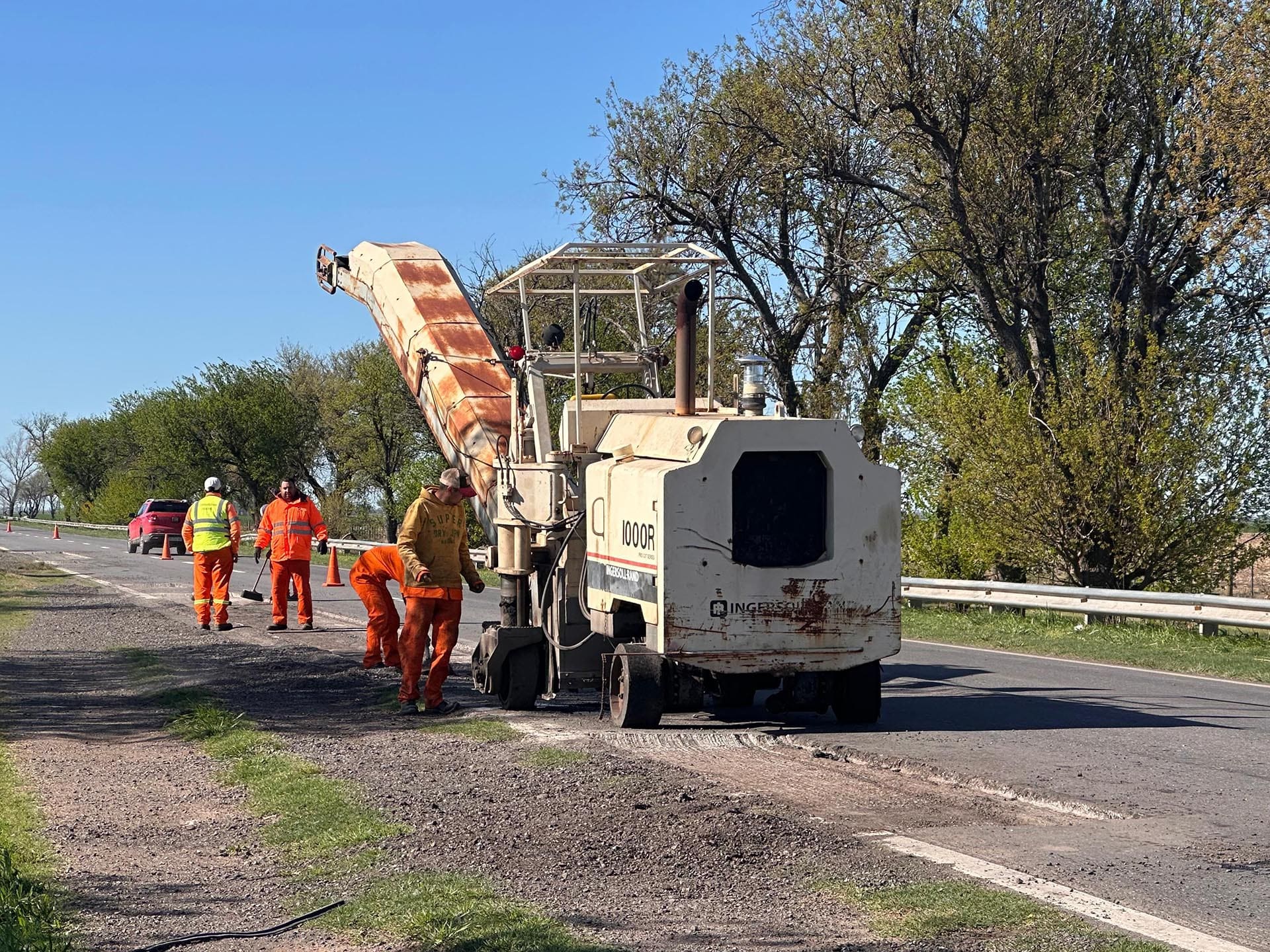 Tras pedido de la Justicia Federal comenzaron a reparar la Ruta Nacional 8