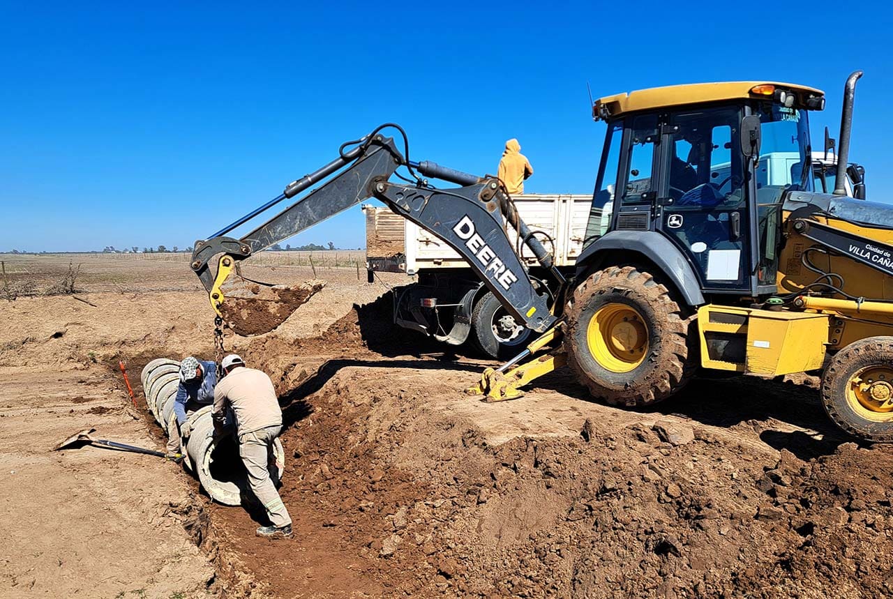 Villa Cañás: La municipalidad continúa con obras de entubación en zona rural