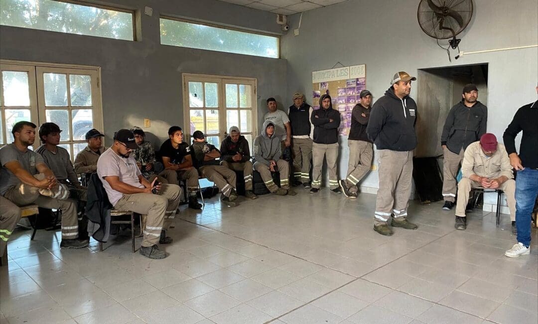 Villa Cañás: Se levantó el paro de municipales tras varios días de conflicto Villa Cañás: Se levantó el paro de municipales tras varios días de conflicto
