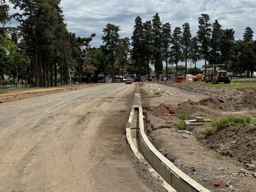 Venado Tuerto: Enrico anunció que la nueva pista de atletismo del Parque Municipal estará lista en Febrero Venado Tuerto: Enrico anunció que la nueva pista de atletismo del Parque Municipal estará lista en Febrero
