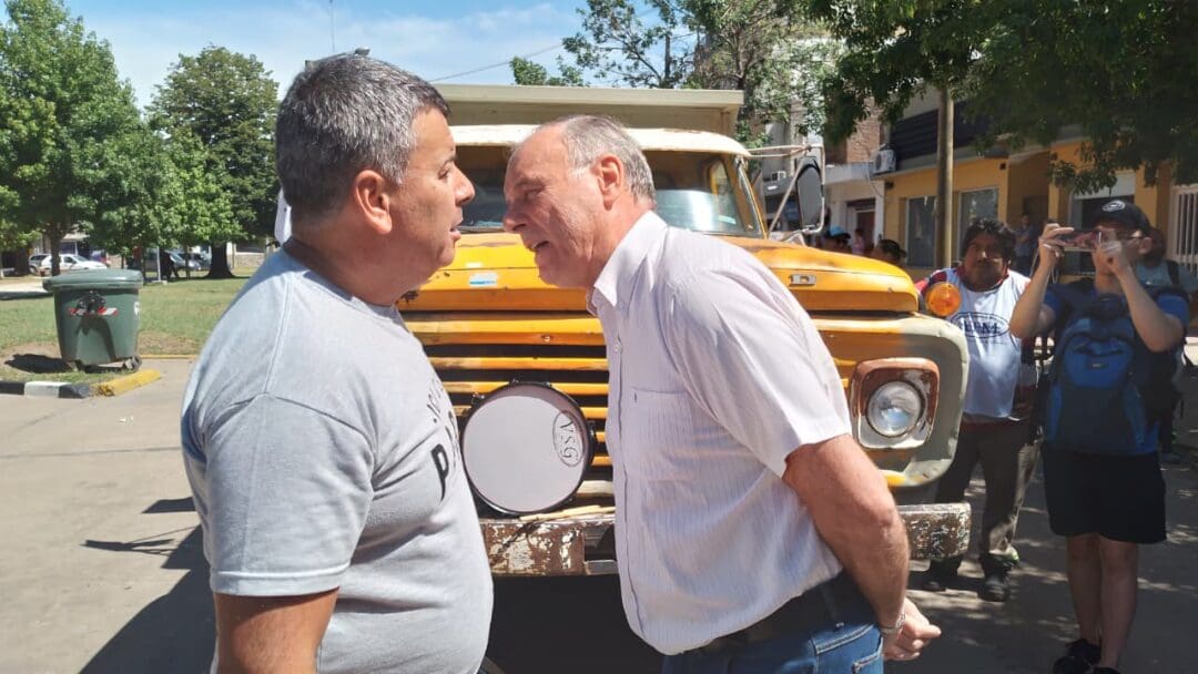 No somos rehenes: Gizzi rechazó las condiciones del gremio en medio del paro municipal en Villa Cañás No somos rehenes: Gizzi rechazó las condiciones del gremio en medio del paro municipal en Villa Cañás