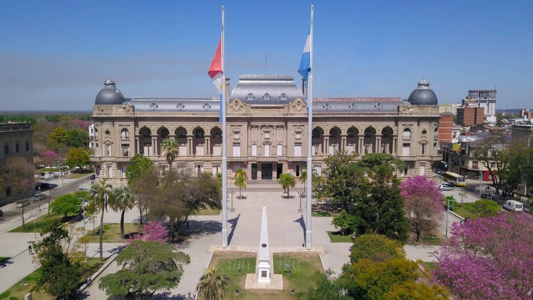 Compensan salarios a los estatales para preservar el poder adquisitivo