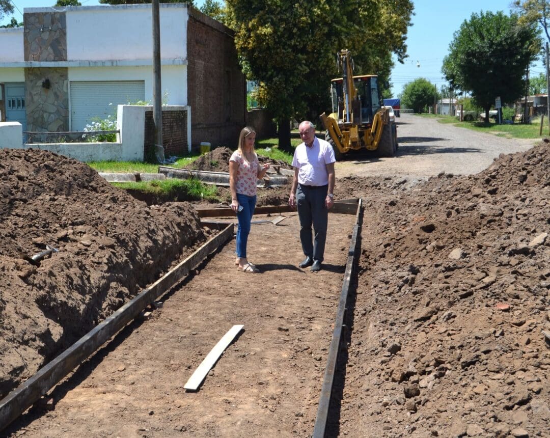 Villa Cañás: El municipio continúa con obras de cordón cuneta Villa Cañás: El municipio continúa con obras de cordón cuneta