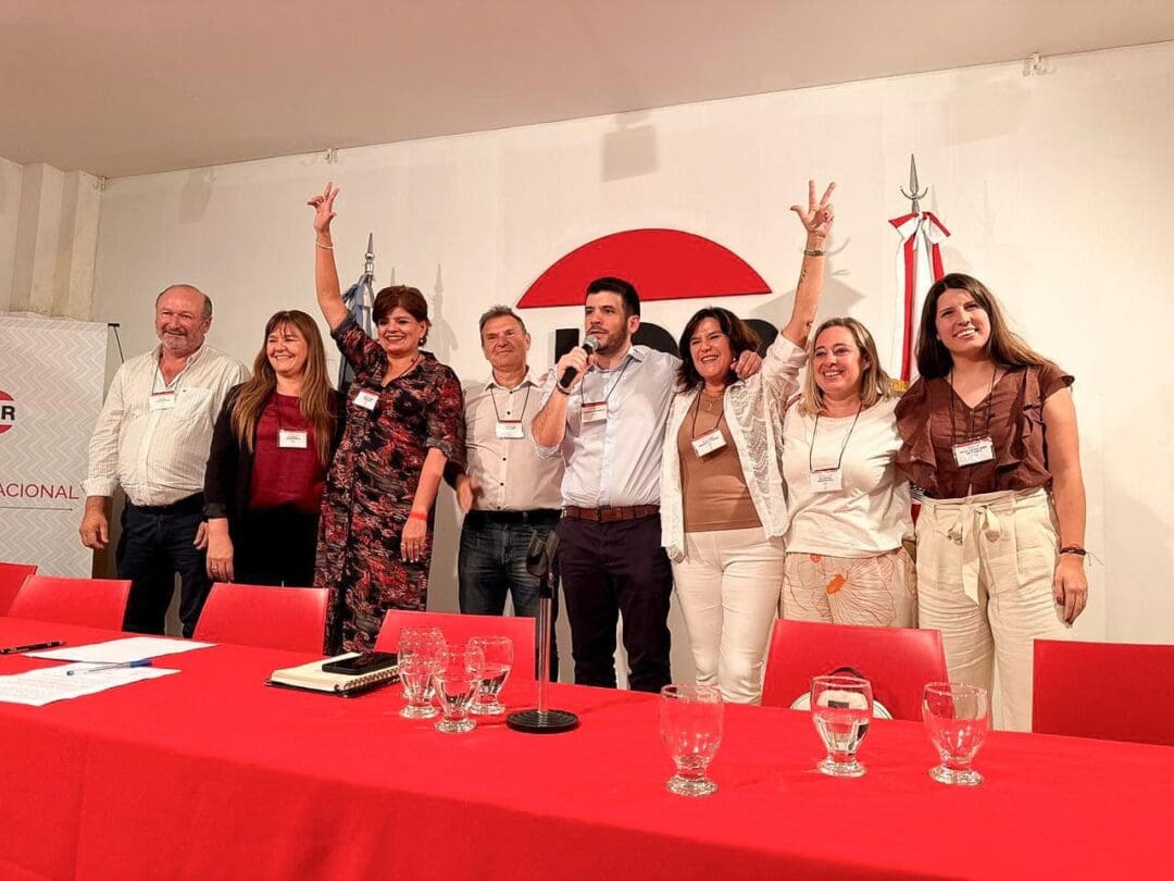Leonel Chiarella asumió la presidencia de la UCR Nacional