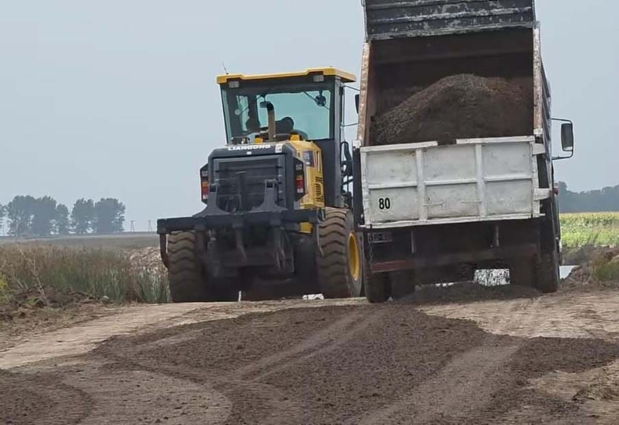 Santa Isabel: Comenzó el empedrado del camino a la laguna, una obra clave para la conectividad Santa Isabel: Comenzó el empedrado del camino a la laguna, una obra clave para la conectividad