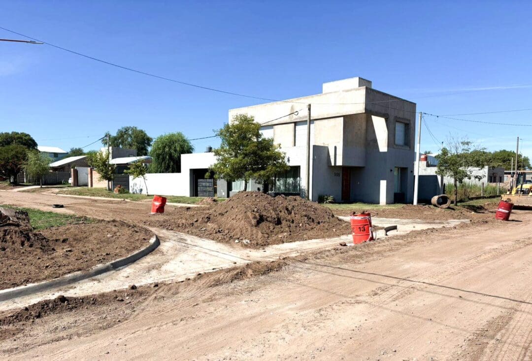 Villa Cañás: Avanzan nuevas obras de cordón cuneta en distintos sectores de la ciudad
