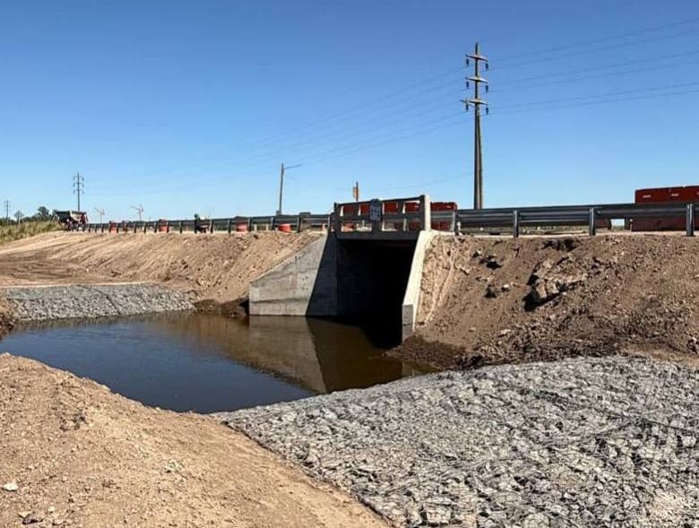 Finalizó la obra del canal Agataura y mejora el drenaje hídrico en el sur santafesino