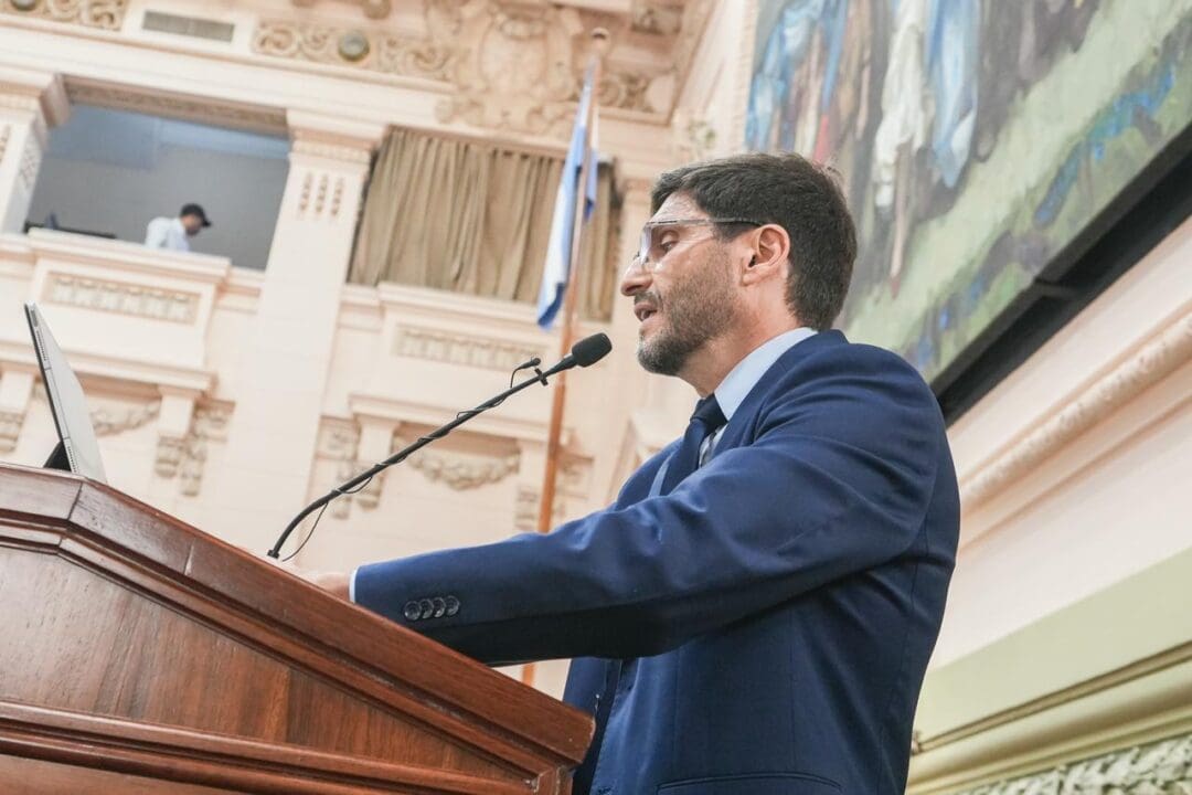Maximiliano Pullaro abrió las sesiones con eje en seguridad, jubilados y reforma del Estado Maximiliano Pullaro abrió las sesiones con eje en seguridad, jubilados y reforma del Estado