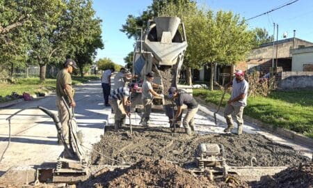 Villa Cañás: Avanza con nuevas obras de pavimento y cordón cuneta en distintos barrios