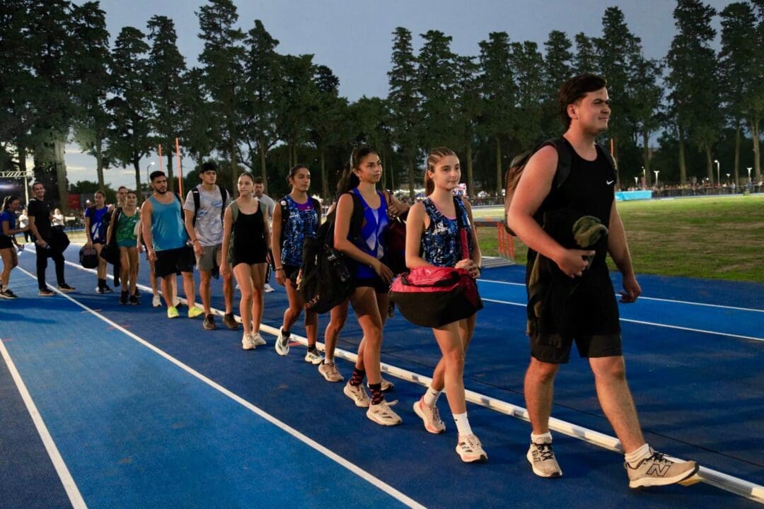 Provincia inauguró en Venado Tuerto la pista de atletismo más moderna del país