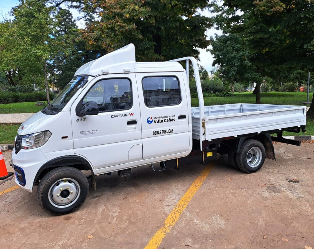 Villa Cañás sumó un nuevo camión para reforzar Obras Públicas Villa Cañás sumó un nuevo camión para reforzar Obras Públicas