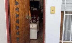 Venado Tuerto: Les robaron cinco veces y ahora destrozaron la puerta de la casa
