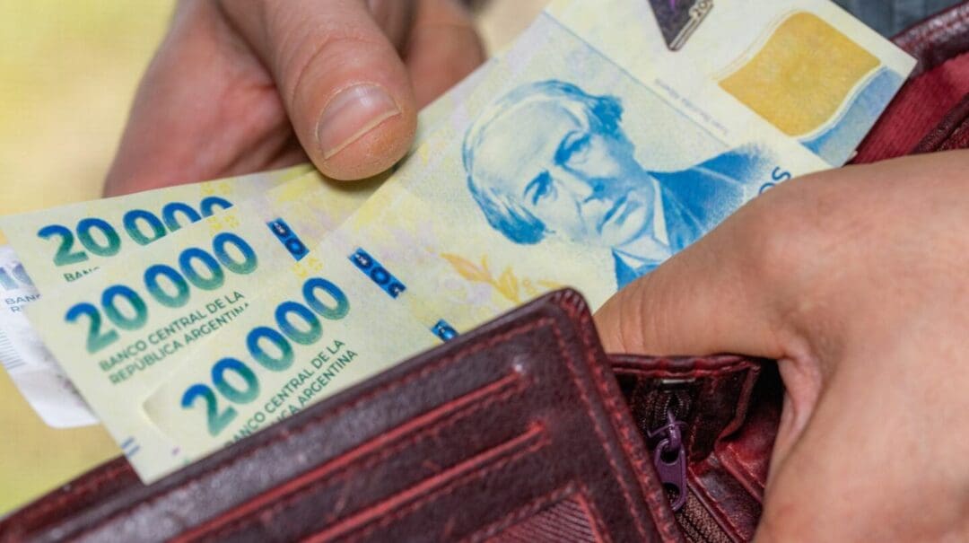 Economía: Santa Fe lanzó un plan para aliviar deudas y proteger ingresos de trabajadores y jubilados